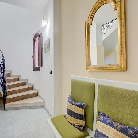 Erika With Private Pool And Garden - Happy Villa *