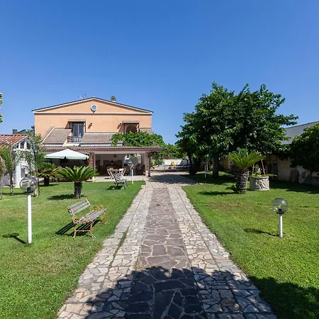 Erika With Private Pool And Garden - Happy Villa *