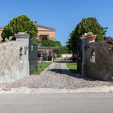 Erika With Private Pool And Garden - Happy Villa
